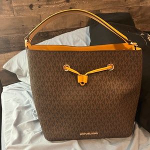 Micheal kors md suri